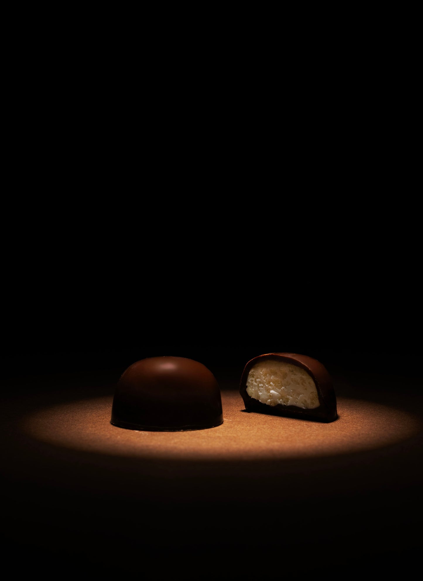 Noir & Bloom a Premium Dark Box